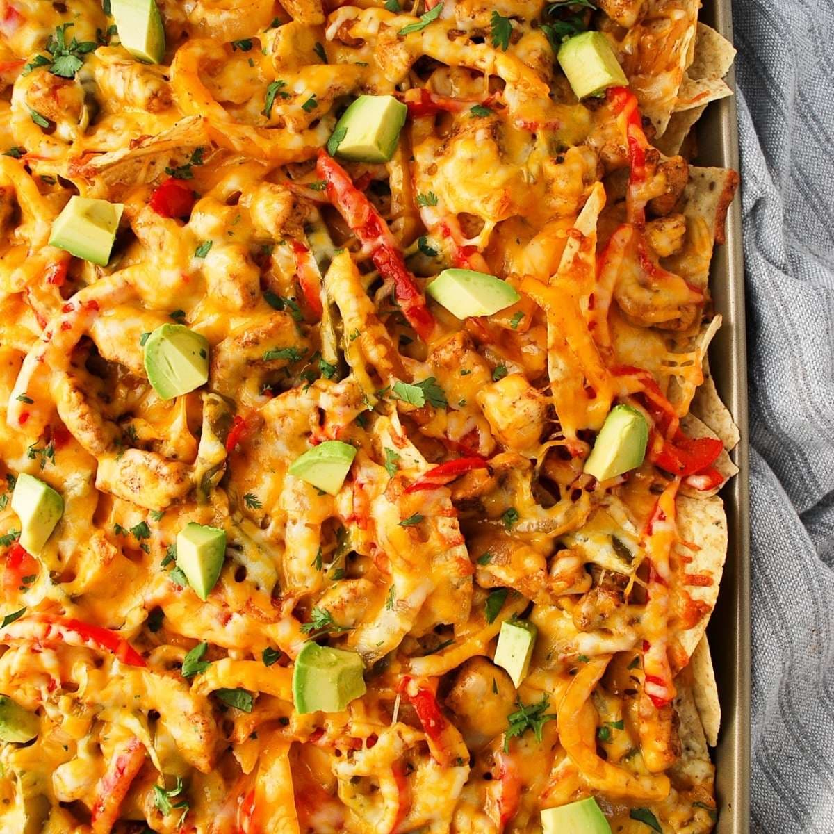 Sheet Pan Chicken Fajita Nachos
