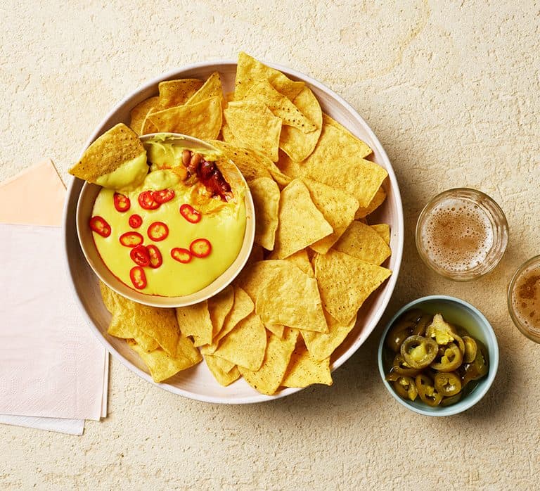 Beany queso dip & nachos